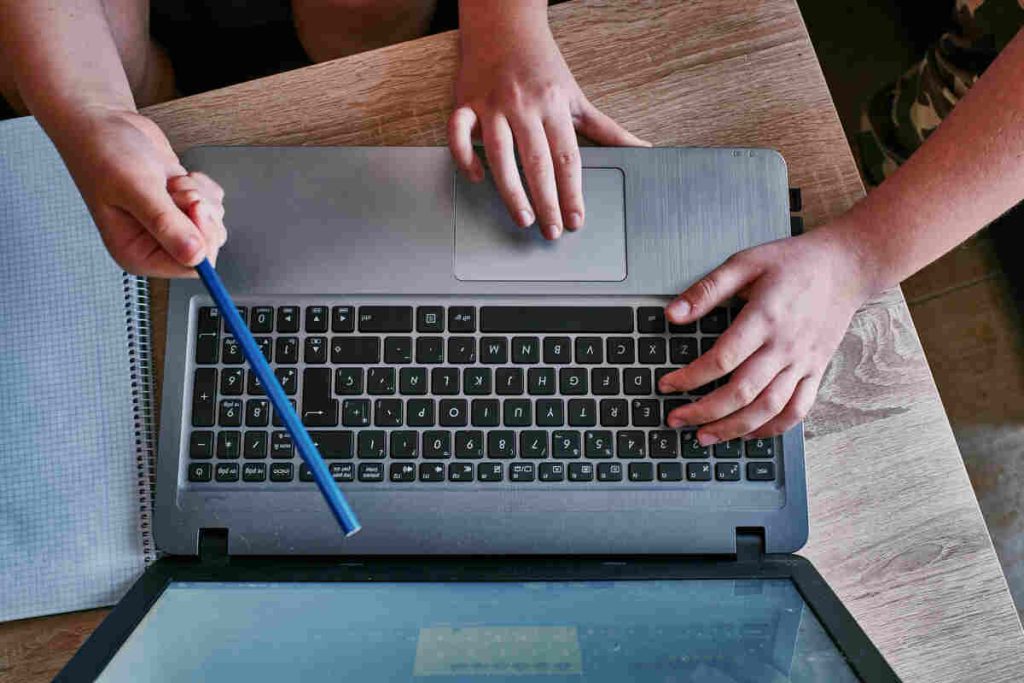 How to Copy and Paste on Laptop: 5 Tricks That Save Hours